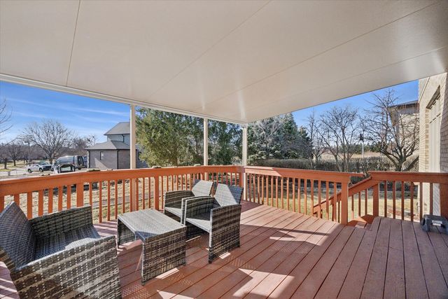 945 Internationale Parkway, Woodridge, IL 60517