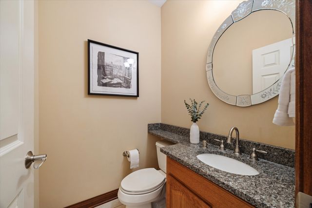 945 Internationale Parkway, Woodridge, IL 60517