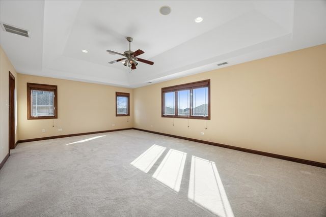 945 Internationale Parkway, Woodridge, IL 60517