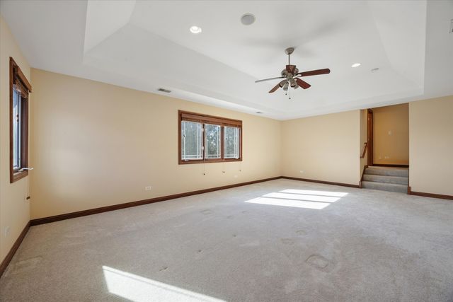 945 Internationale Parkway, Woodridge, IL 60517