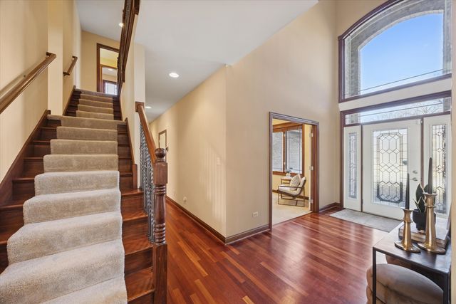 945 Internationale Parkway, Woodridge, IL 60517