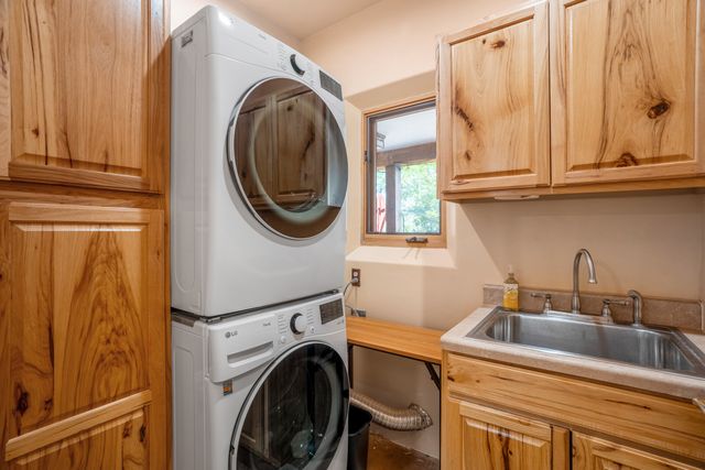 171 Silver Hills, Santa Fe, NM 87508