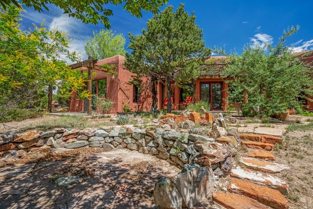 171 Silver Hills, Santa Fe, NM 87508