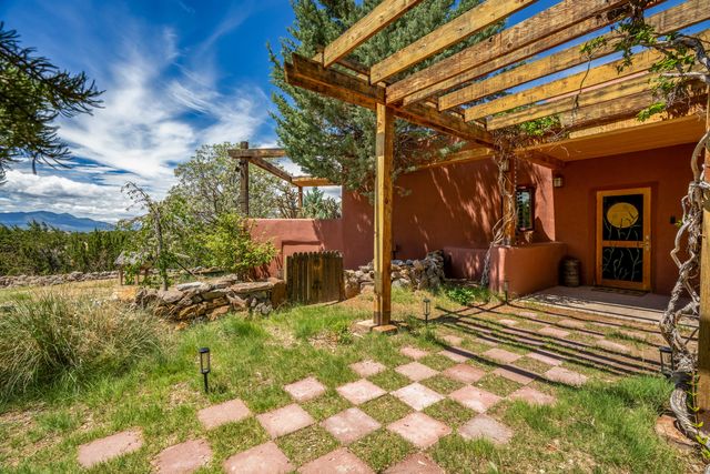 171 Silver Hills, Santa Fe, NM 87508