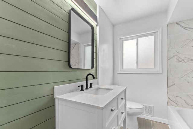 21310 Gardner Street, Oak Park City, MI 48237