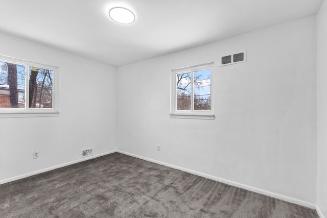 21310 Gardner Street, Oak Park City, MI 48237