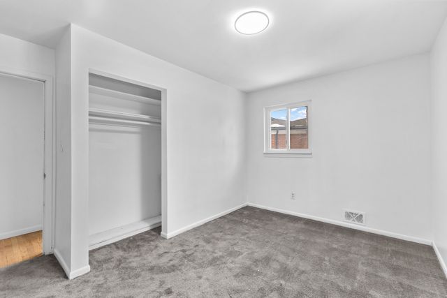 21310 Gardner Street, Oak Park City, MI 48237