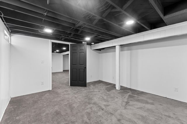 21310 Gardner Street, Oak Park City, MI 48237