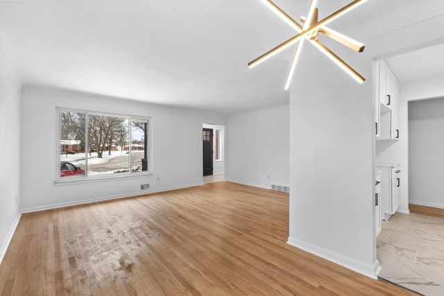 21310 Gardner Street, Oak Park City, MI 48237