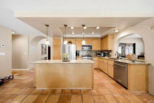 1663 Linda Sue Lane, Encinitas, CA 92024