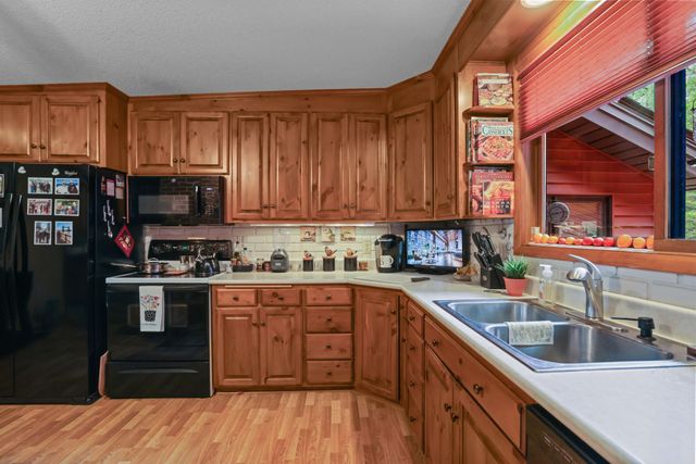 1690 Woodbury Road, Newport, MN 55055