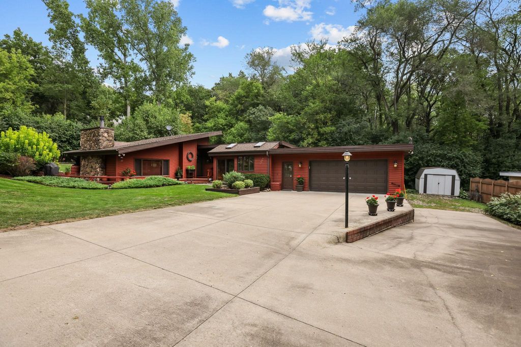 1690 Woodbury Road, Newport, MN 55055 — photo 2
