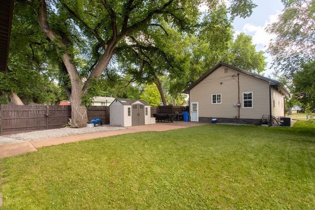 1601 S 3rd Avenue S, Fargo, ND 58103