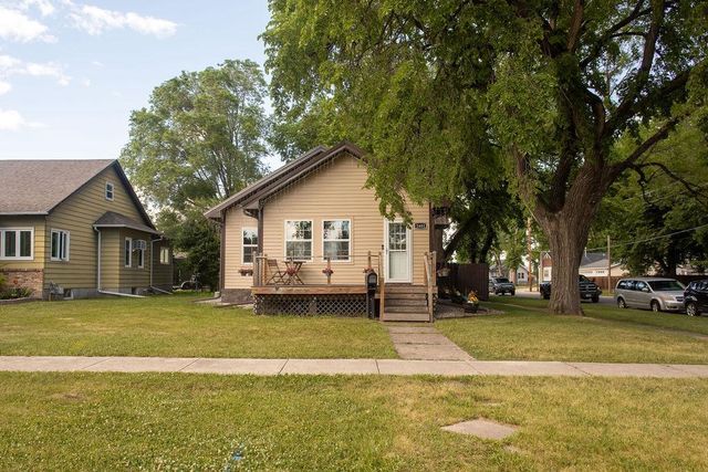 1601 S 3rd Avenue S, Fargo, ND 58103
