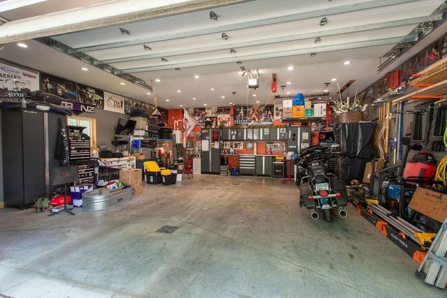 1601 S 3rd Avenue S, Fargo, ND 58103