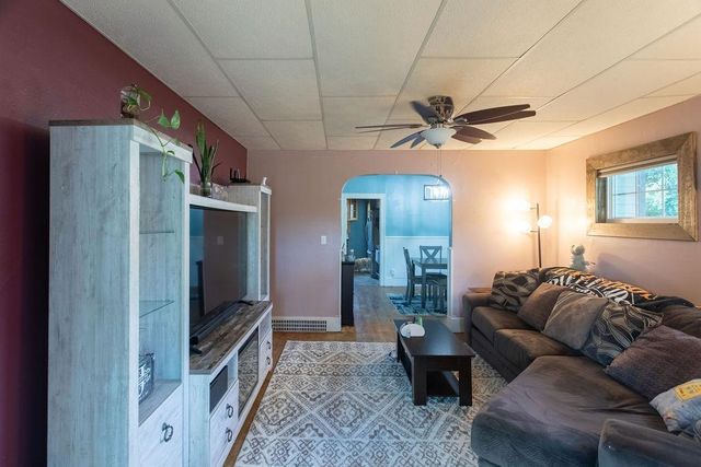1601 S 3rd Avenue S, Fargo, ND 58103