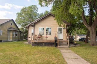 1601 S 3rd Avenue S, Fargo, ND 58103