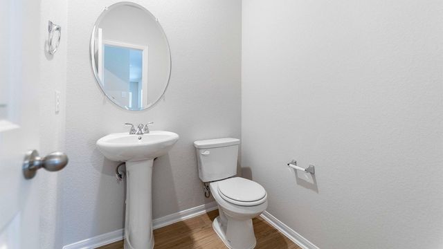 303 Ravens Crest DR, Hutto, TX 78634