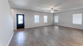 303 Ravens Crest DR, Hutto, TX 78634