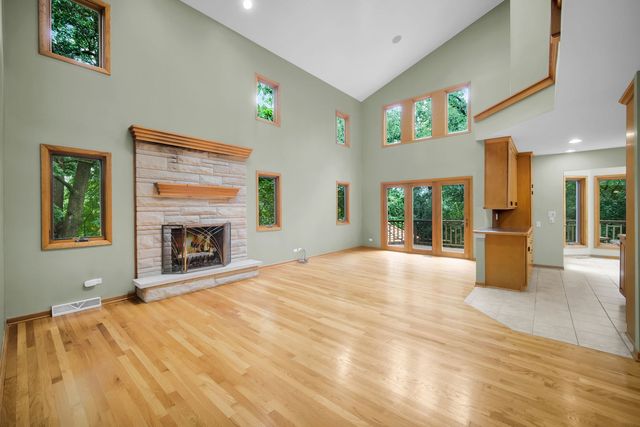 43W976 Oakleaf Drive, Elburn, IL 60119
