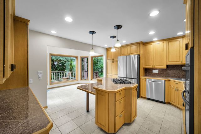 43W976 Oakleaf Drive, Elburn, IL 60119