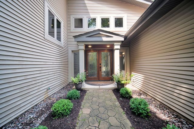 43W976 Oakleaf Drive, Elburn, IL 60119