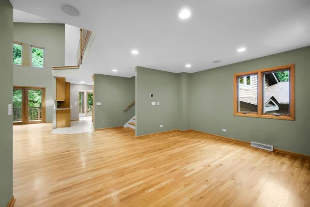 43W976 Oakleaf Drive, Elburn, IL 60119