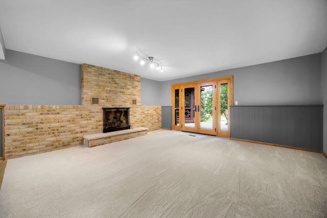 43W976 Oakleaf Drive, Elburn, IL 60119