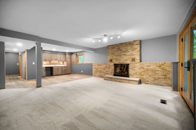 43W976 Oakleaf Drive, Elburn, IL 60119