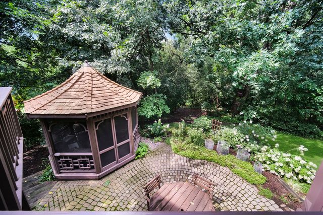 43W976 Oakleaf Drive, Elburn, IL 60119
