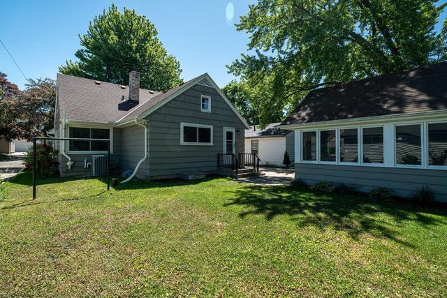 317 N 110th STREET, Wauwatosa, WI 53226