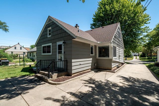 317 N 110th STREET, Wauwatosa, WI 53226
