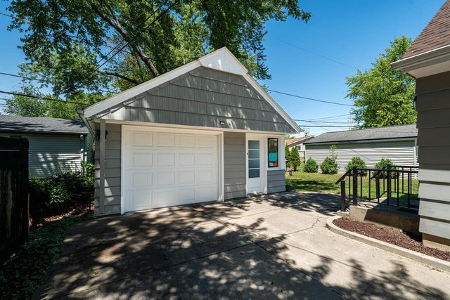 317 N 110th STREET, Wauwatosa, WI 53226