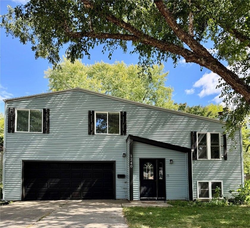 1240 Esther Court, Iowa City, IA 52240