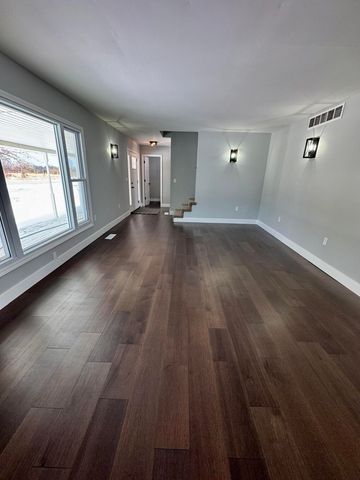 18350 N HIGHWAY 124, Centralia, MO 65240