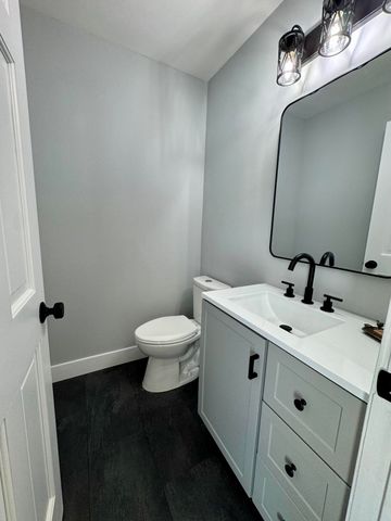 18350 N HIGHWAY 124, Centralia, MO 65240