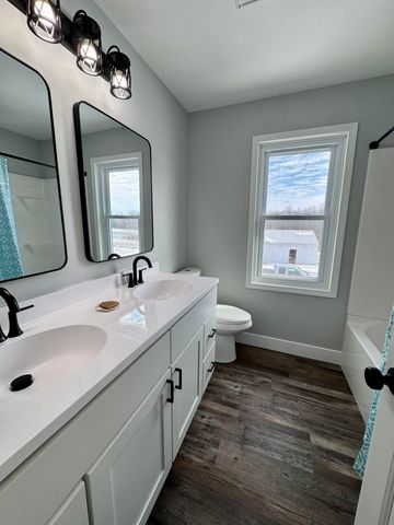 18350 N HIGHWAY 124, Centralia, MO 65240