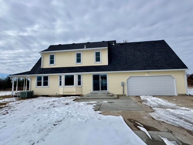 18350 N HIGHWAY 124, Centralia, MO 65240