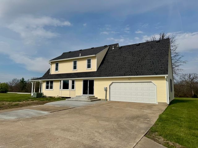 18350 N HIGHWAY 124, Centralia, MO 65240