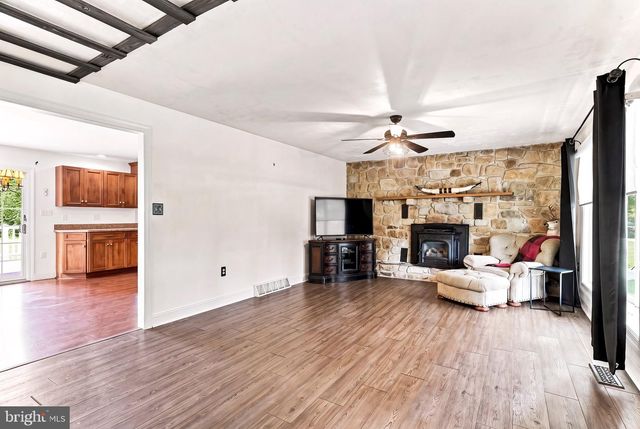 136 TELEGRAPH RD, Coatesville, PA 19320