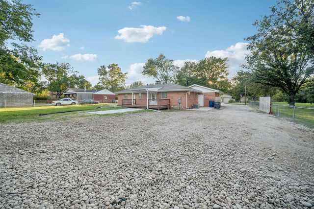 300 N Wood Ave, Wichita, KS 67212