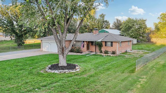 300 N Wood Ave, Wichita, KS 67212