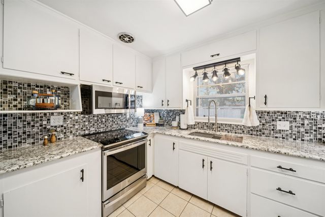 300 N Wood Ave, Wichita, KS 67212