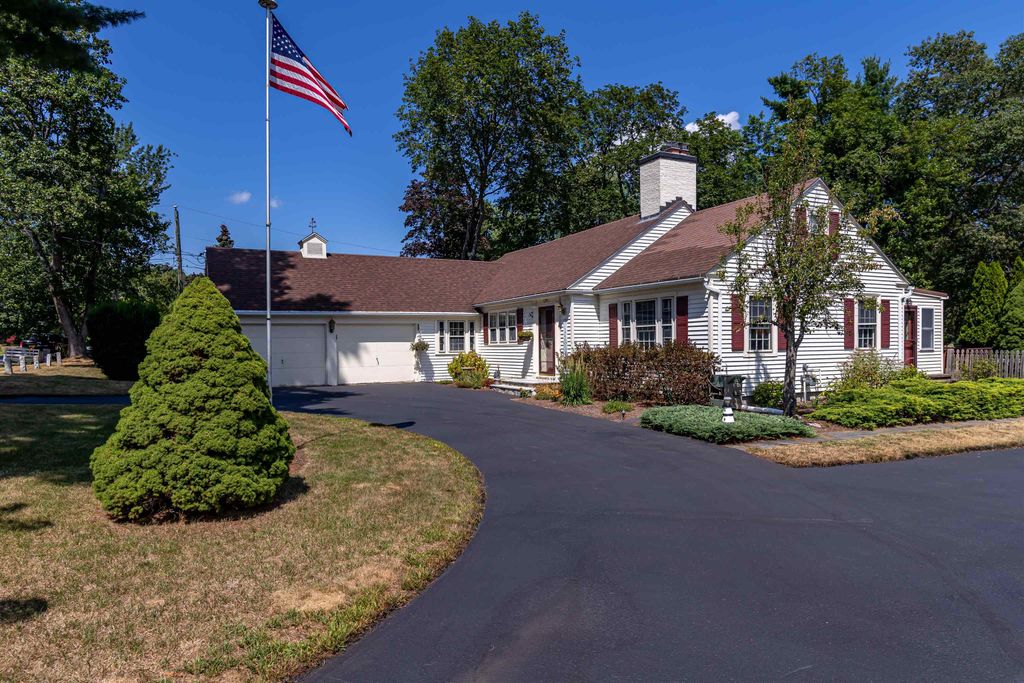 1391 Old North Main Street, Laconia, NH 03246