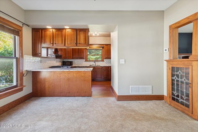 5470 Douglas Road, Toledo, OH 43613