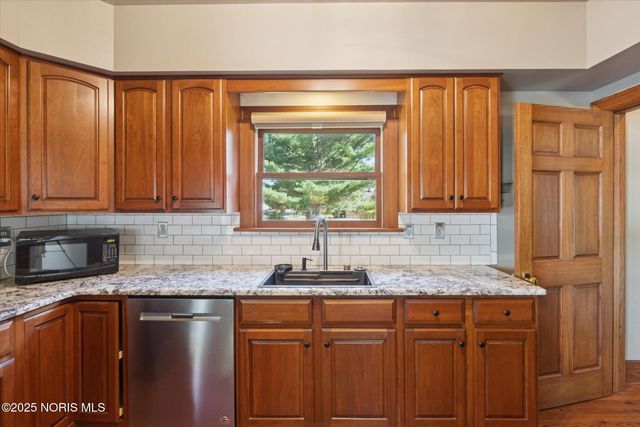 5470 Douglas Road, Toledo, OH 43613