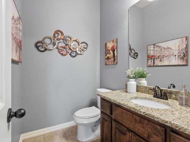 100 Valle Court, Azle, TX 76020