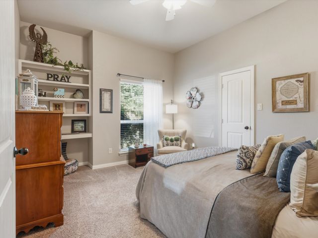 100 Valle Court, Azle, TX 76020