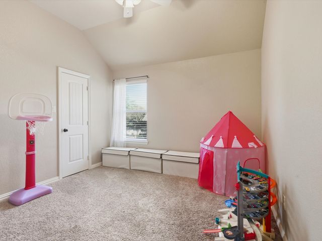 100 Valle Court, Azle, TX 76020