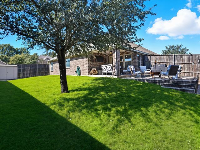 100 Valle Court, Azle, TX 76020